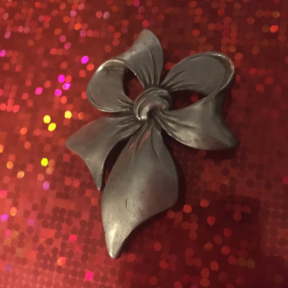 Vintage Seagull Pewter Bow Pin - 117 $12 FIRM 🎉